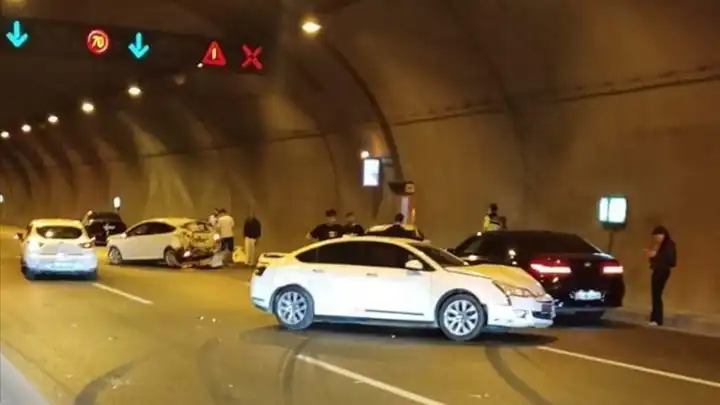 İzmir haber: İzmir-İstanbul Otoyolu’nda zincirleme kaza, 3 kişi yaralandı