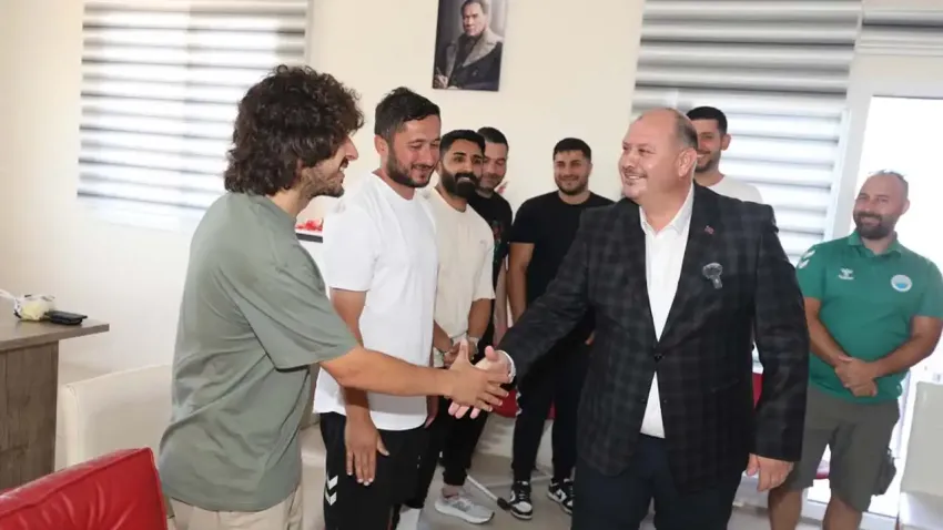 Başkan İlkay Çiçek’ten Menderes’te bayram coşkusu