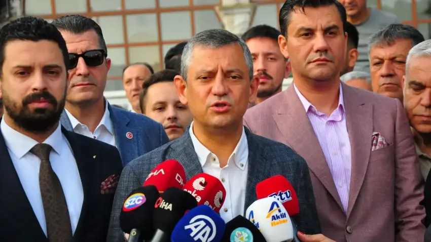 CHP lideri Özel’den tutuklama görüntülerine sert tepki: Kanunun verdiği yetkiyi aşarsan…