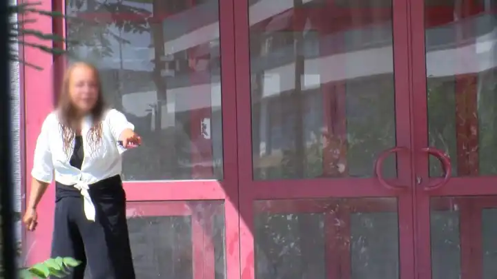 Eski çalıştığı iş yerinin önünde kendini yakmaya çalıştı 