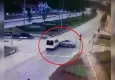 Ticari araç ile otomobil çarpıştı: 5 yaralı