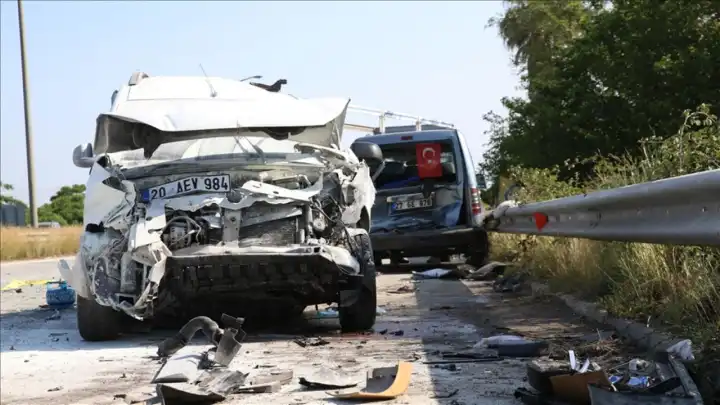 Bayramın ilk gününde acı bilanço: 692 trafik kazası, 7 can kaybı