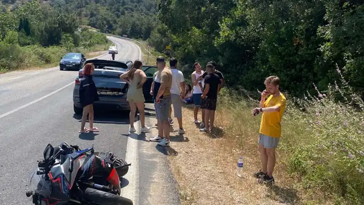 İzmir haber: Foça'da otomobille motosiklet çarpıştı