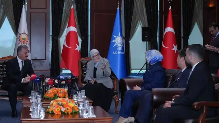 Partiler arasında bayramlaşma mesaisi başladı
