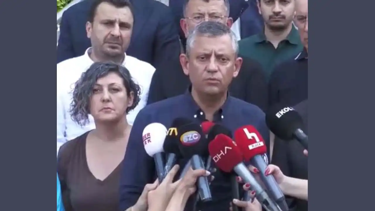 Özgür Özel ve Mansur Yavaş'tan Ferdi Zeyrek hakkında açıklama haberinin görseli