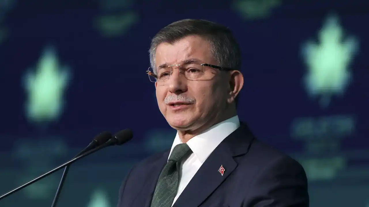 Davutoğlu’ndan İsrail’in Madleen Gemisi müdahalesine sert tepki: Bayram sonrası Gazze’ye gideceğim haberinin görseli