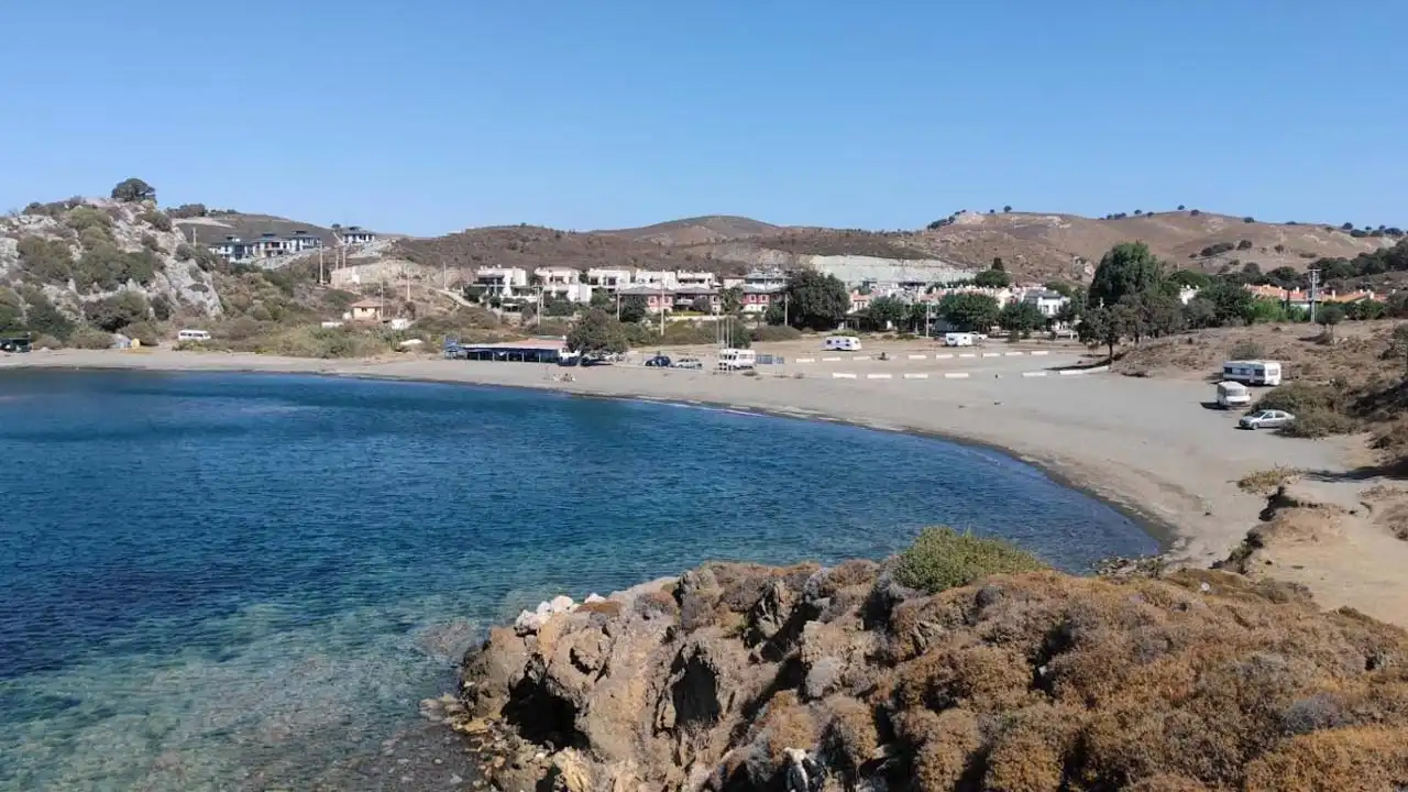 Burayı yalnızca yerlisi biliyor: İzmir’in saklı cenneti Orşal Koyu’na nasıl gidilir? haberinin görseli