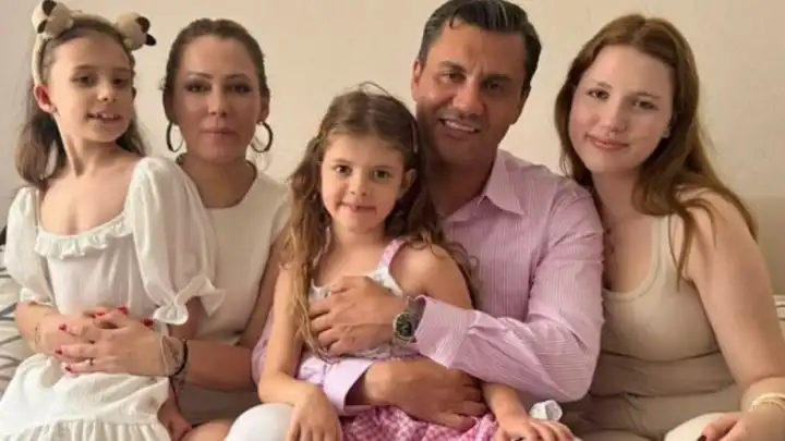 Ferdi Zeyrek’in kızından yürek burkan veda: Baban varsa sorun yok derdi… Ama artık babam yok