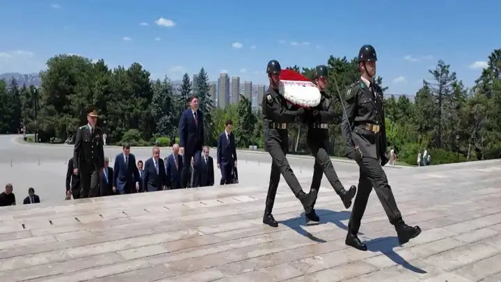 Bakan Tunç, yeni HSK üyeleriyle Anıtkabir'i ziyaret etti