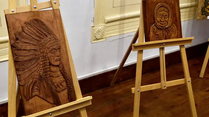 Bornova'da sanatın kalbi ahşapla atıyor