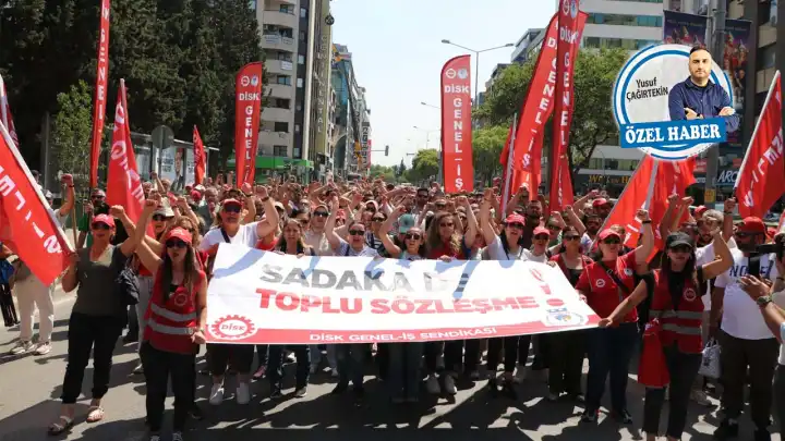 İzmir'de 'maaş krizi': Belediyeler işçilere borç batağında! haberinin görseli