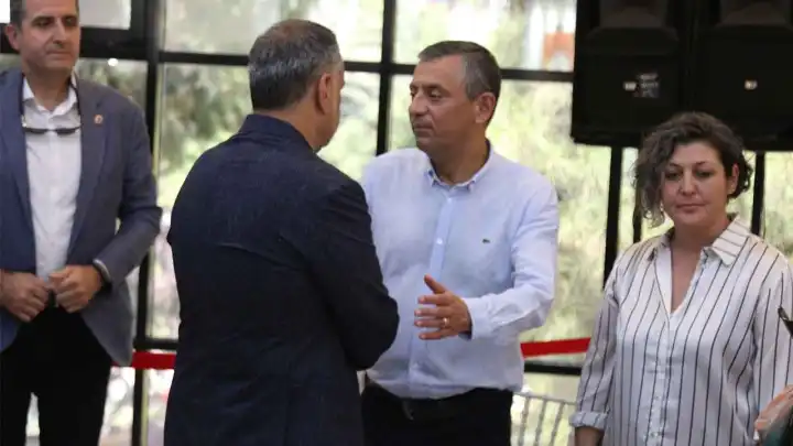Aslanoğlu’ndan Ferdi Zeyrek açıklaması: İyilikle anılacak bir yaşam bıraktı 