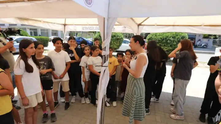Efes'e 3'üncü Kent Lokantası Öğrenci Otobüsü