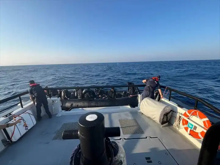 İzmir haber: Foça’da 41 düzensiz göçmen kurtarıldı