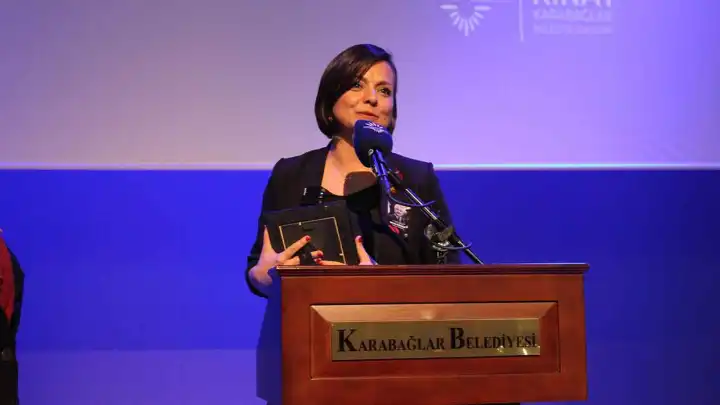 Karabağlar sanat ile gelişiyor
