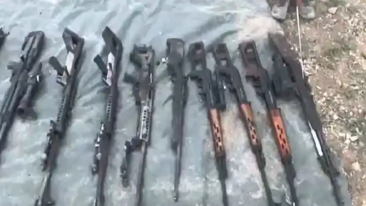Pençe -Kilit bölgesinde çok sayıda silah ve mühimmat ele geçirildi