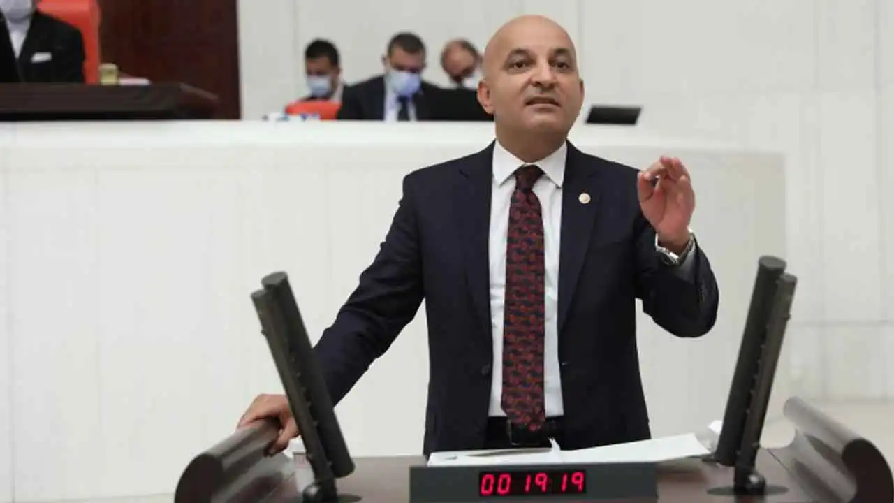 Vekil Polat: Yoksulluk, milyonlarca çocuğu çocukluğundan mahrum bırakıyor haberinin görseli