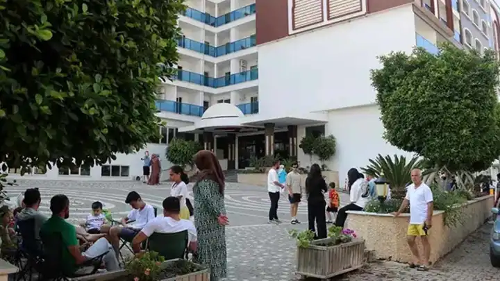 5 yıldızlı otelde büyük yangın:Turistler tahliye edildi!