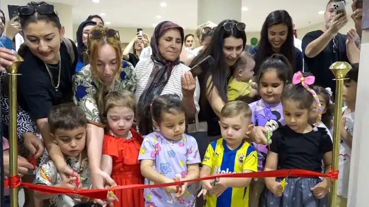 Bornova’da Oyuncak Kütüphanesi'ni çocuklar açtı