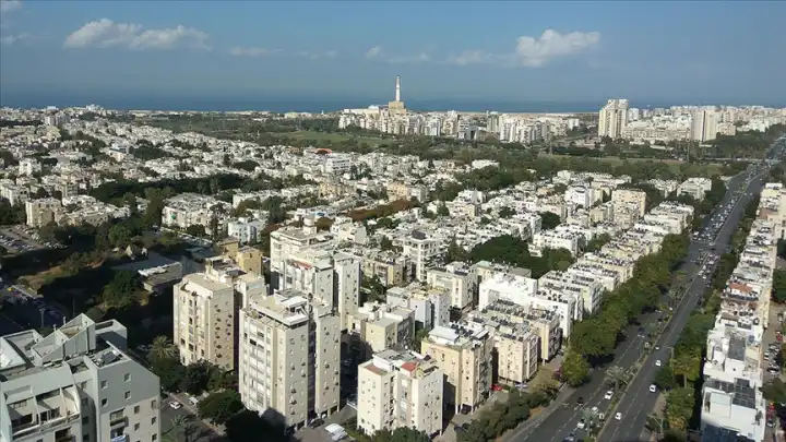İran’dan İsrail’e misilleme: Tel Aviv’de dumanlar yükseldi, sirenler çaldı