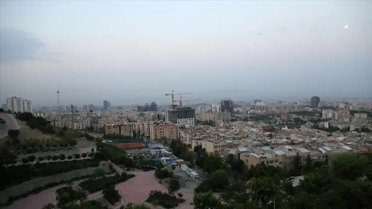 İsrail, saldırıların devam edeceğini açıklamıştı: İran’ın başkenti Tahran’da yeniden patlama sesleri duyuluyor haberinin görseli