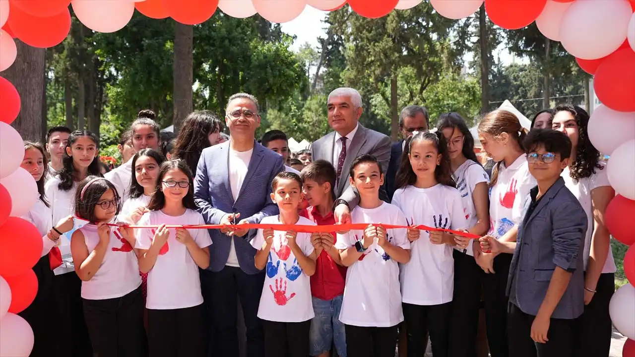 İzmir haber: Otuz ilçede eş zamanlı Kitap Fuarı haberinin görseli