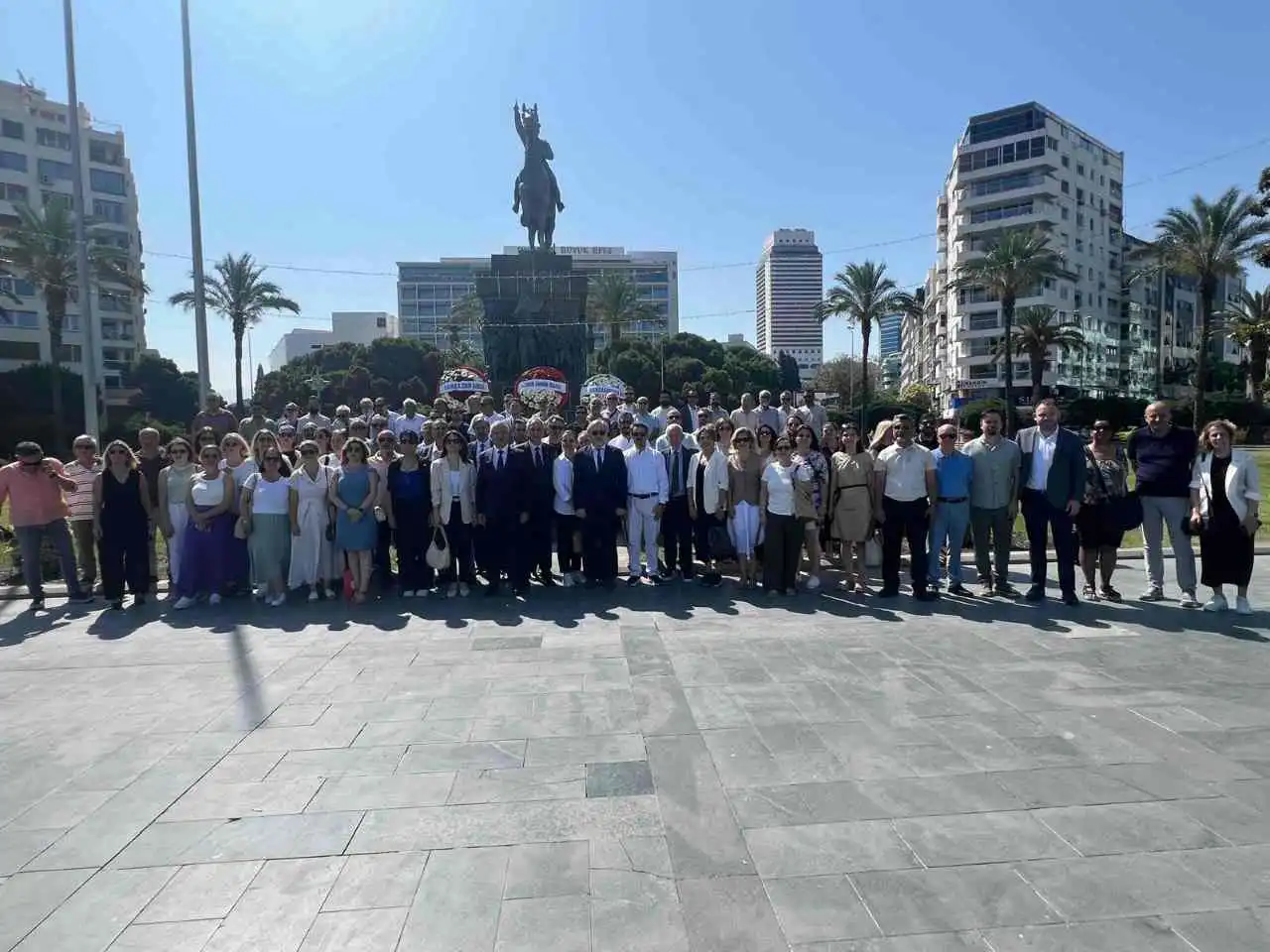 Mali Müşavirlerin 36. yılı Cumhuriyet Meydanı’nda kutlandı haberinin görseli