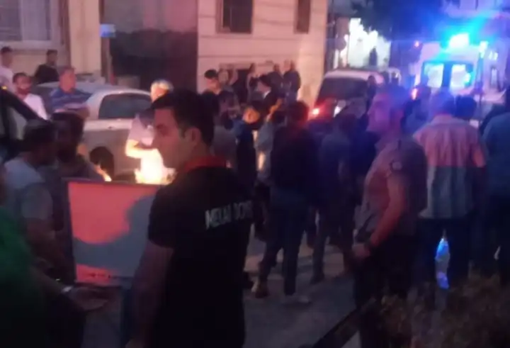 Esnaflar arasında satırlı kavga can aldı