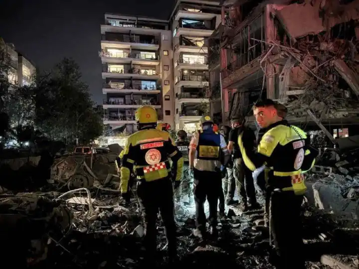 İsrail’de vurulan kritik hedefler: Finans merkezi, bakanlıklar ve havaalanı bombalandı
