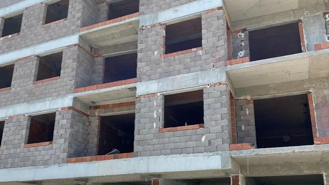 Manisa’da 5. kattan düşen inşaat işçisi hayatını kaybetti  haberinin görseli