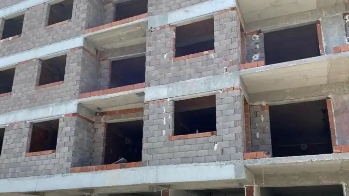 Manisa’da 5. kattan düşen inşaat işçisi hayatını kaybetti 