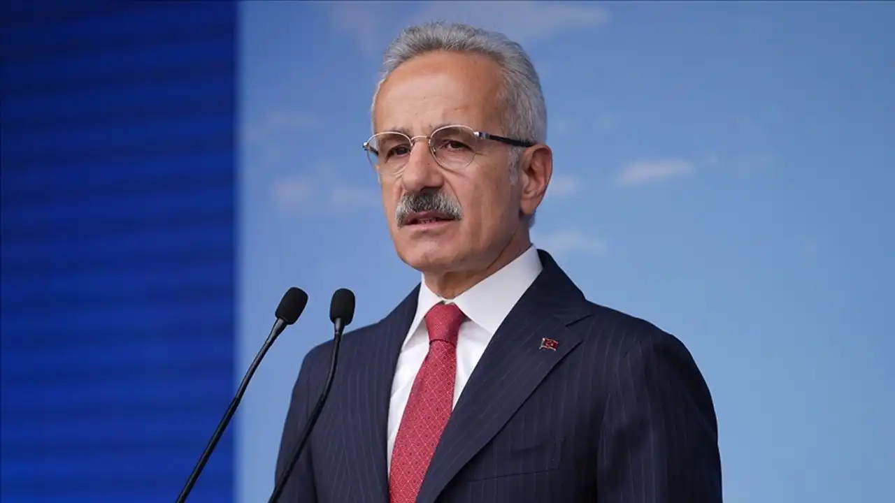 Bakan Uraloğlu açıkladı: Boğazlardan geçiş ücreti artıyor haberinin görseli