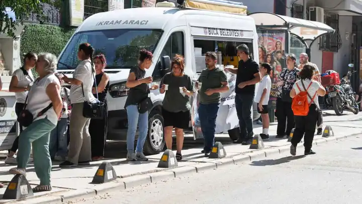 Buca Belediyesi LGS heyecanına ortak oldu