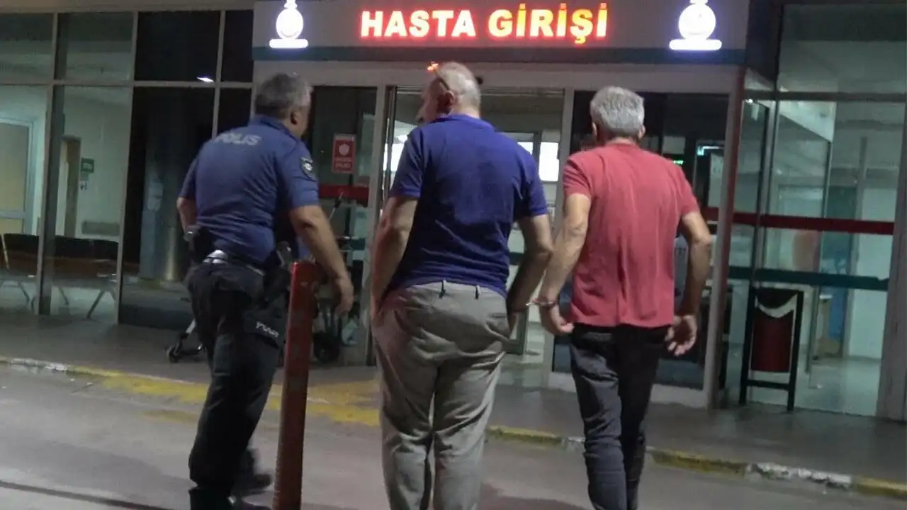 İzmir haber: Havalandırmadan ruhsatsız silah çıktı, 3 kişi gözaltında haberinin görseli