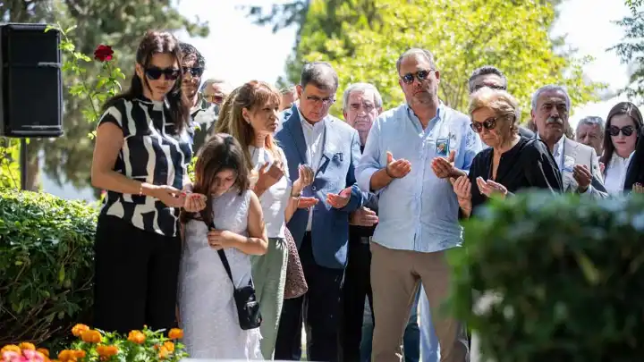 İzmir’in efsane başkanı Ahmet Piriştina mezarı başında anıldı