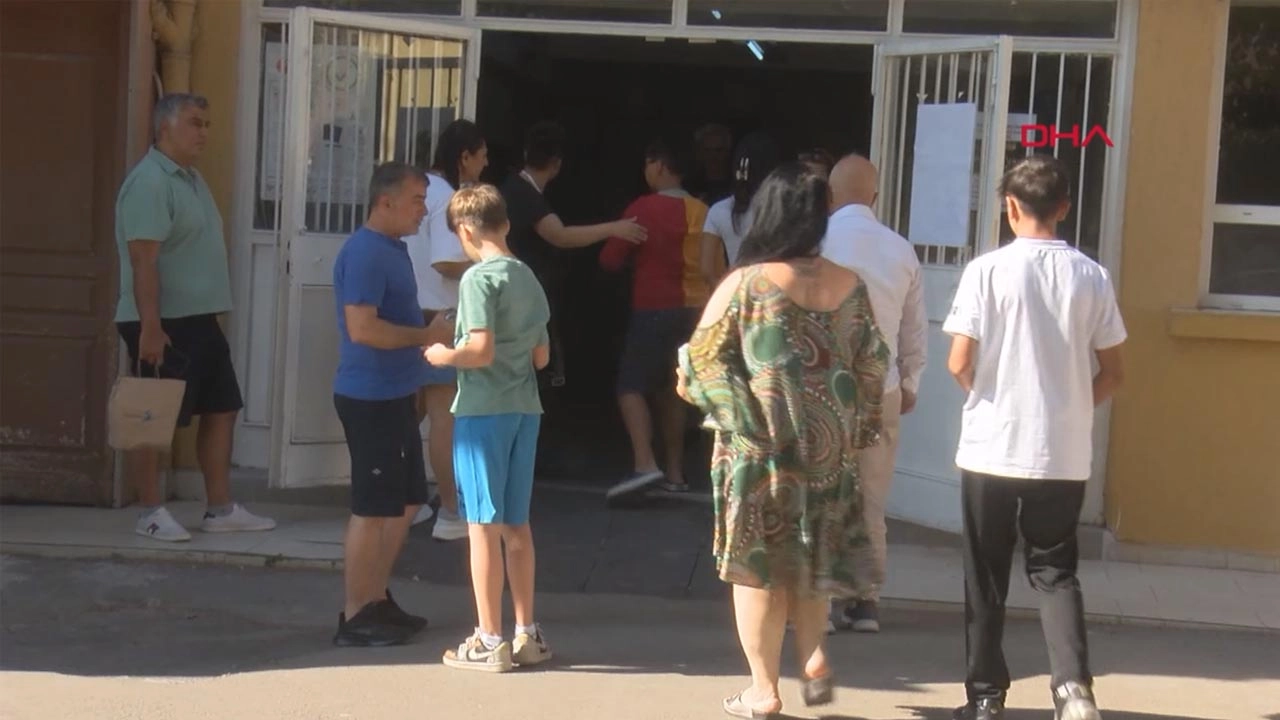 LGS heyecanı İzmir’de de yaşandı başlıklı video haberin görseli