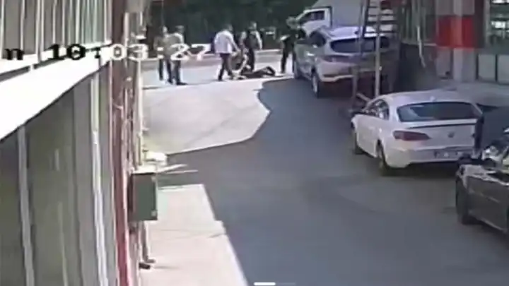 Açtığı sahte hesapla kendini kadın gibi tanıtan arkadaşını defalarca bıçaklayarak öldürdü 