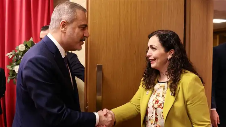 Bakan Fidan, Kosova Cumhurbaşkanı Osmani ile Tiran'da görüştü