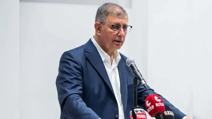 Başkan Tugay'dan  Belediye-İş Sendikası'na çağrıda bulundu!
