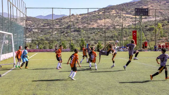 Bayraklı U-12 Cup Futbol Turnuvası, Ferdi Zeyrek anısına başlıyor