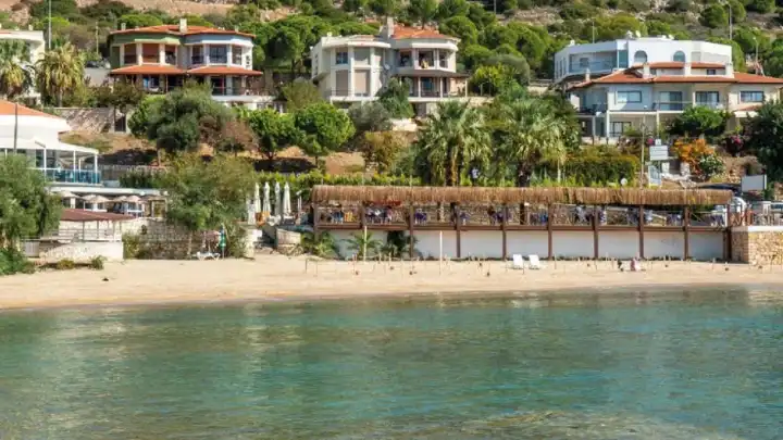 Çeşme’de herkesin bilmediği denize sıfır belediye tesisi! Denize nazır, cüzdan dostu bir kaçamak