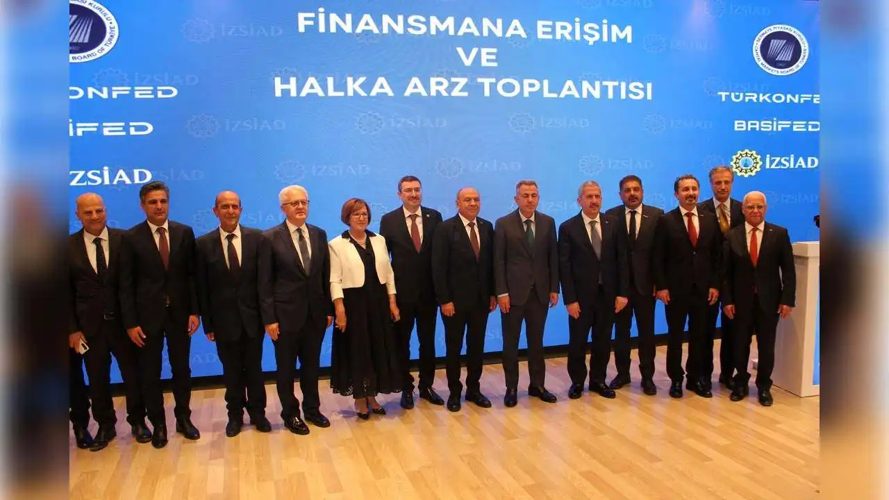 Finansal okur yazarlığı arttıracak imza İzmir’de atıldı haberinin görseli
