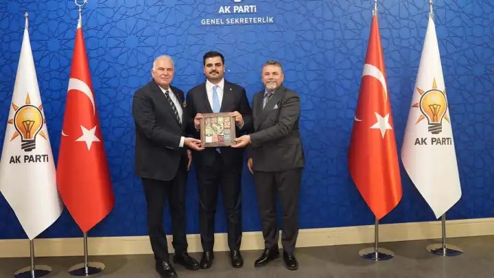 İAOSB’den Eyüp Kadir İnan’a ziyaret: İzmir sanayisinin geleceği masaya yatırıldı