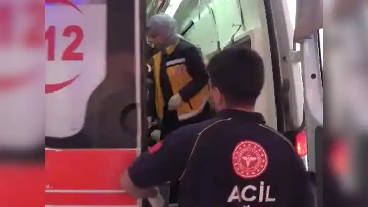 İki otomobil çarpıştı: Çok sayıda yaralı var!