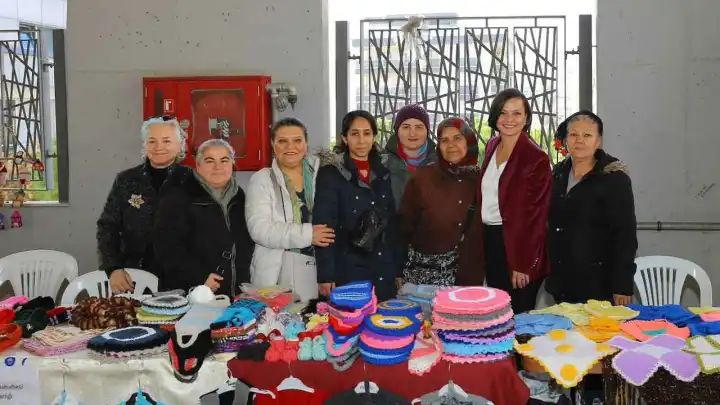 Kadınların el emeği ürünleri Karabağlar’da yeni sahiplerine kavuşacak
