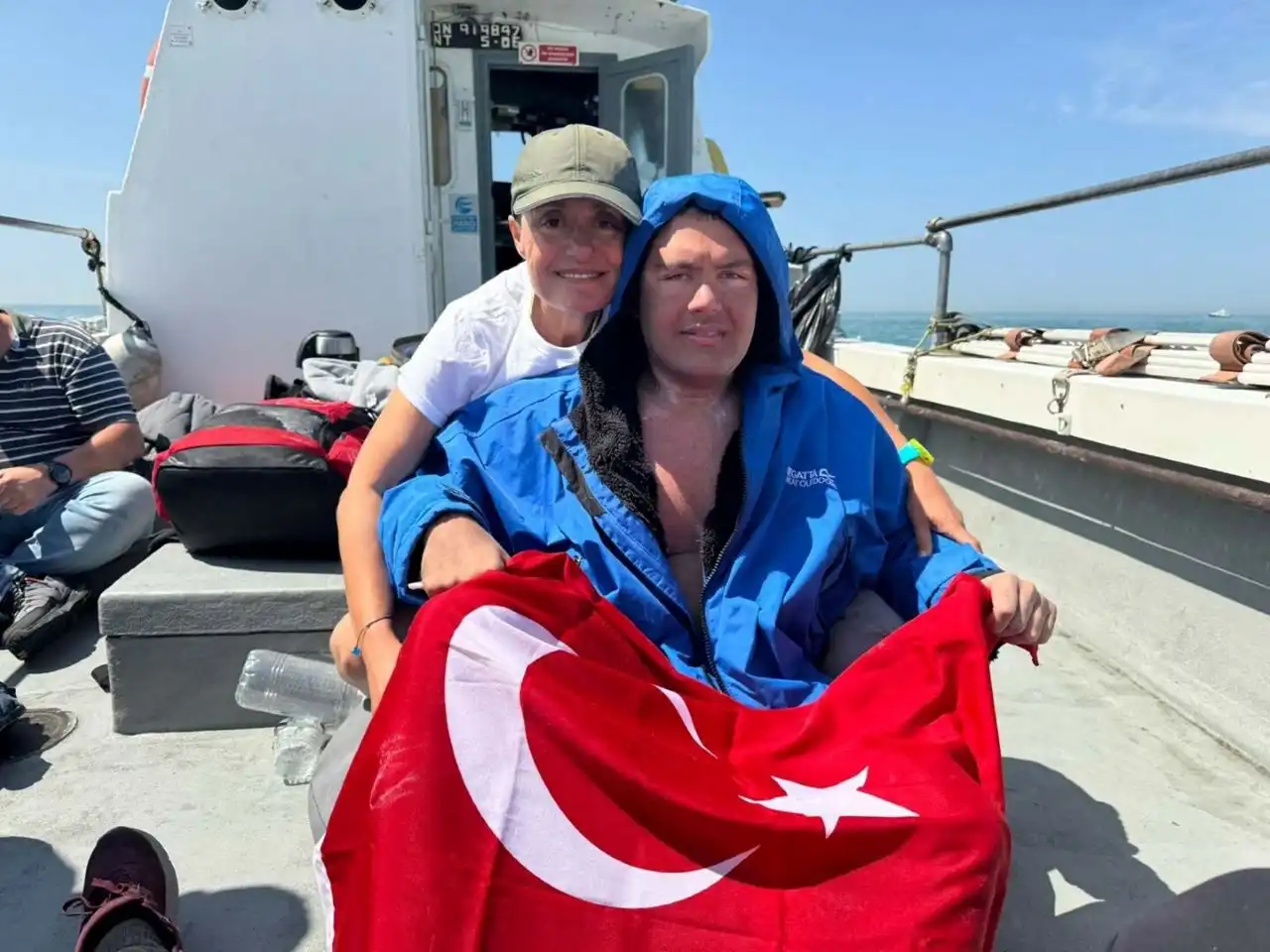 Manş Denizi’ni geçen ilk Türk otizmli yüzücü Tuna rotasını Kuzey Kanalı’na çevirdi haberinin görseli