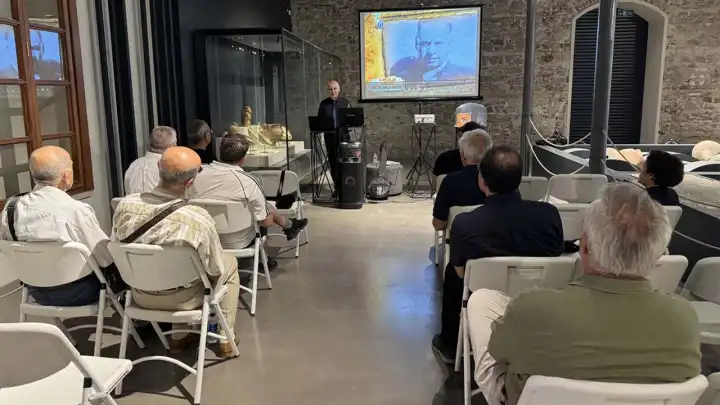 Şark Bülbülü Celal Güzelses İzmir’de Anıldı