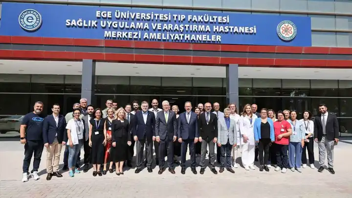 Saygılı ve Kasapoğlu, Ege Üniversitesi ameliyathanelerini inceledi