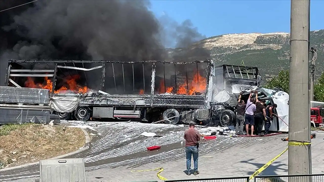 Bilecik’te tır kazası: 1 ölü, 2 yaralı haberinin görseli