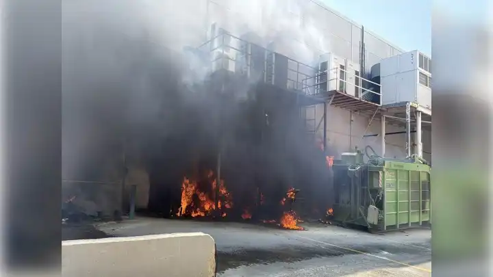 Borum AVM'deki işletmede yangın paniği
